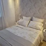 Luxury Alondras E108 Apartman *