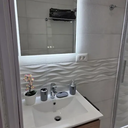 Luxury Alondras E108 *