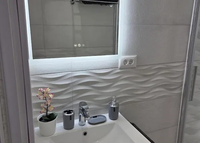 Luxury Alondras E108 *